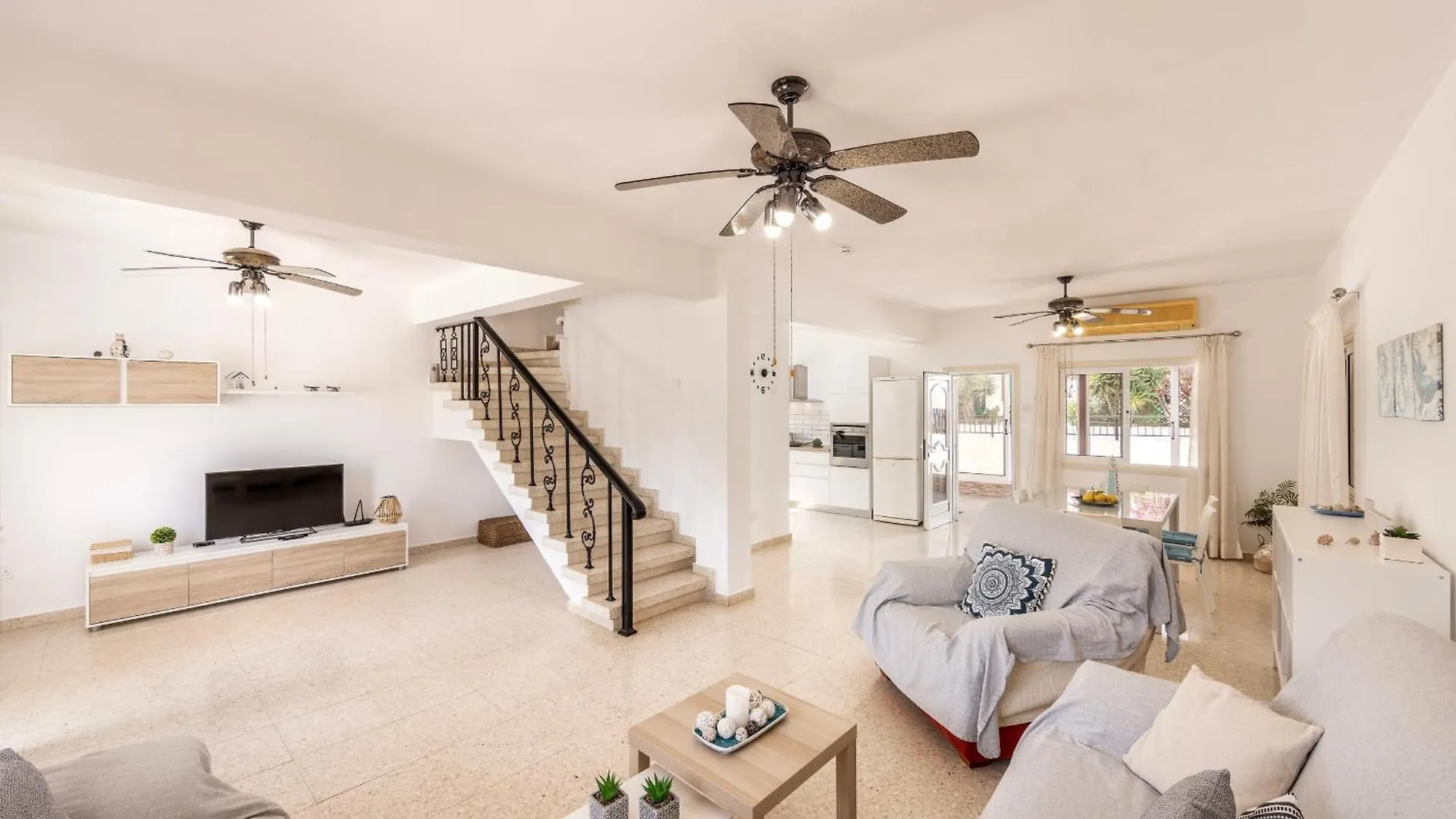 Ayia Thekla Sea Breeze Villa 圣纳帕 0*,